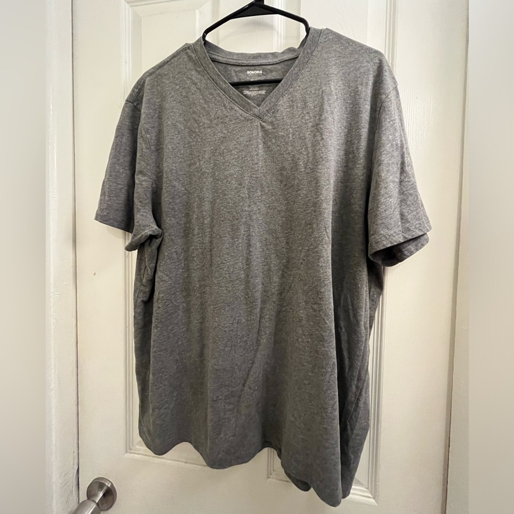 Men’s Sonoma XXL Gray Casual Vneck Tee Shirt